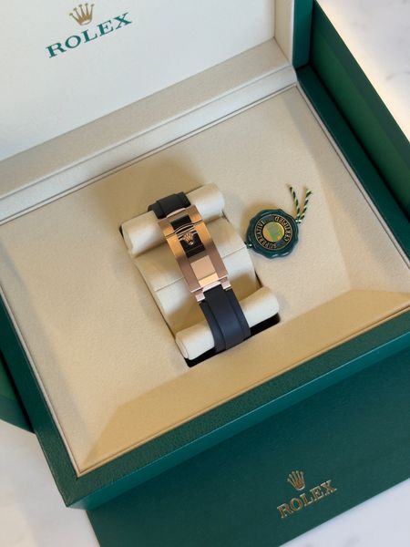 Rolex Sky-Dweller 326235